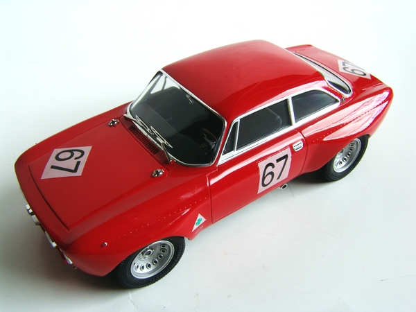 Gunze Sangyo Alfa Romeo 2000 GTAm